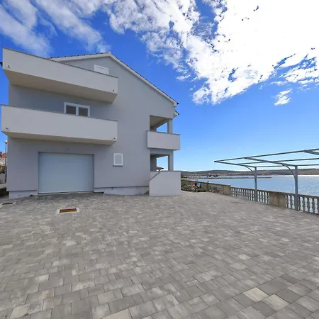 Gazic, No 1 Apartment
